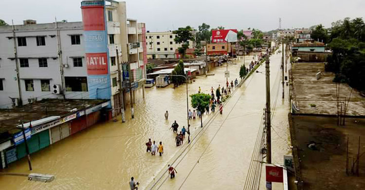 বিচ্ছিন্ন মৌলভীবাজার, পানিবন্দি ৩ লাখ মানুষ