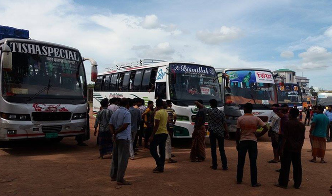 চট্টগ্রামে অনির্দিষ্টকালের জন্য যান চলাচল বন্ধ ঘোষণা