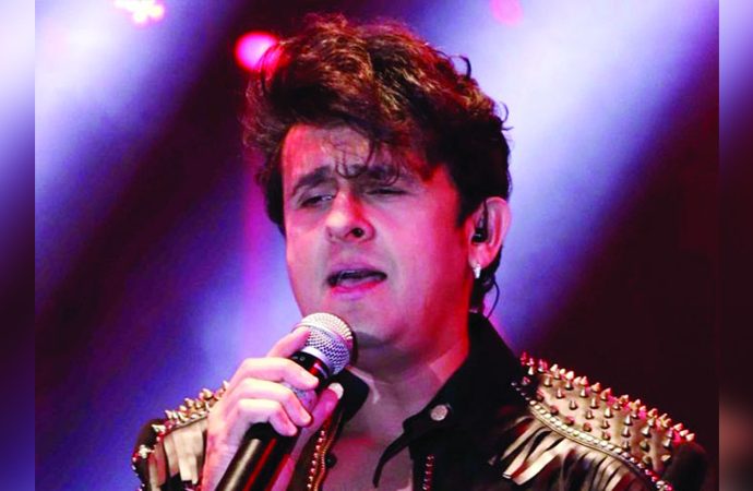 গাজীপুরে গাইবেন সনু নিগম
