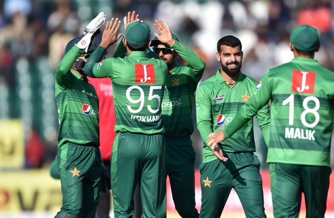 বাংলাদেশকে ৫ উইকেটে হারাল পাকিস্তান