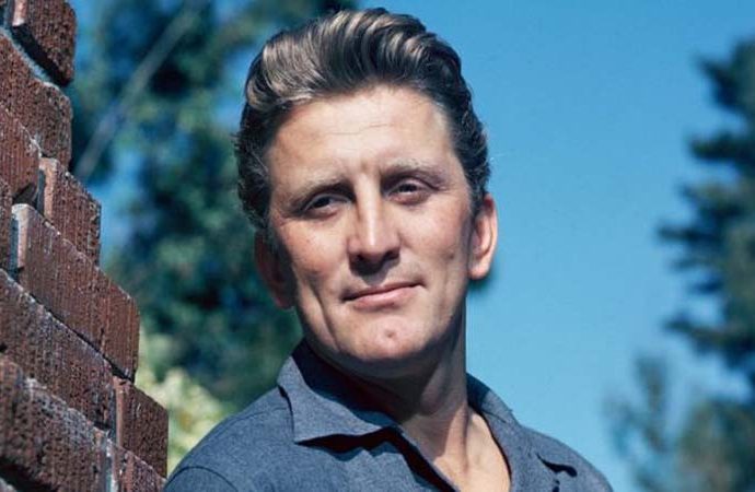 অভিনেতা কার্ক ডগলাস আর নেই