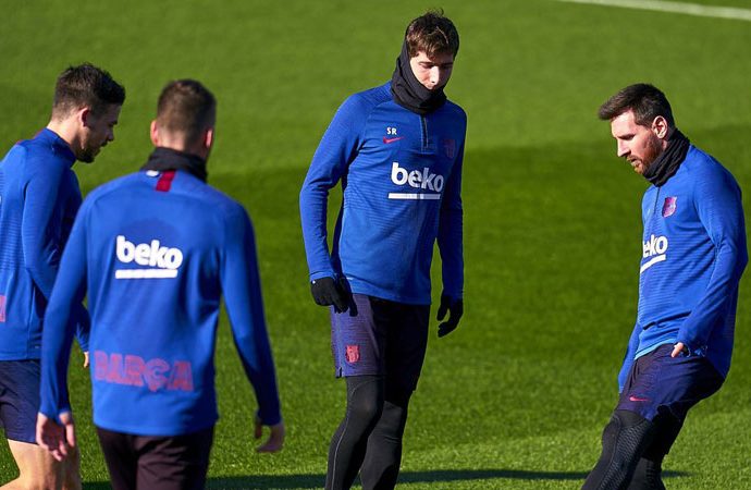 করোনা প্রতিরোধ : ফিফার কর্মসূচিতে মেসিরা