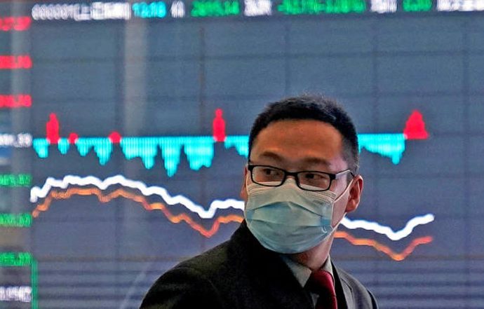 করোনা নিয়ে হিমশিম অর্থনৈতিক নীতিনির্ধারকরা