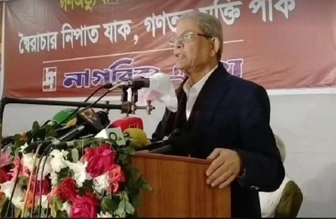 প্রধানমন্ত্রীকে আগে টিকা নেওয়ার আহ্বান ফখরুলের