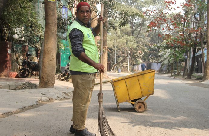 মোশাররফ করিম যখন সুইপার