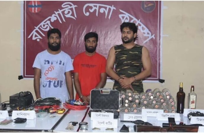 অস্ত্রসহ আটক অনিন্দ্য ও দুই সহযোগীর বিরুদ্ধে মামলা, রিমান্ড চায় পুলিশ