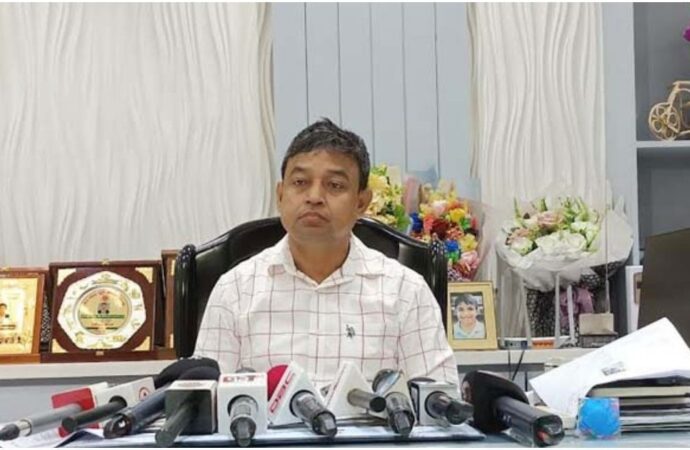 পলায়নের অভিযোগে হারুনসহ ১৮ পুলিশ কর্মকর্তা সাময়িক বরখাস্ত