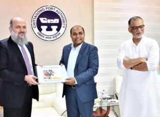 পাকিস্তান বাণিজ্যমন্ত্রী চট্টগ্রাম বন্দর পরিদর্শন