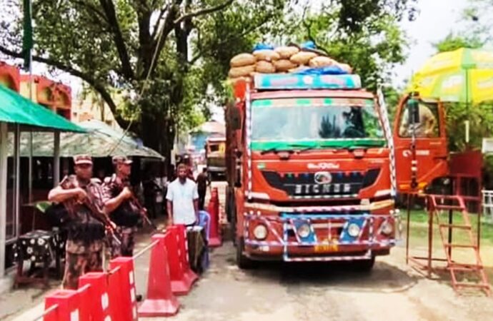 হিলি বন্দরে রপ্তানি ও আয়ের বৃদ্ধি