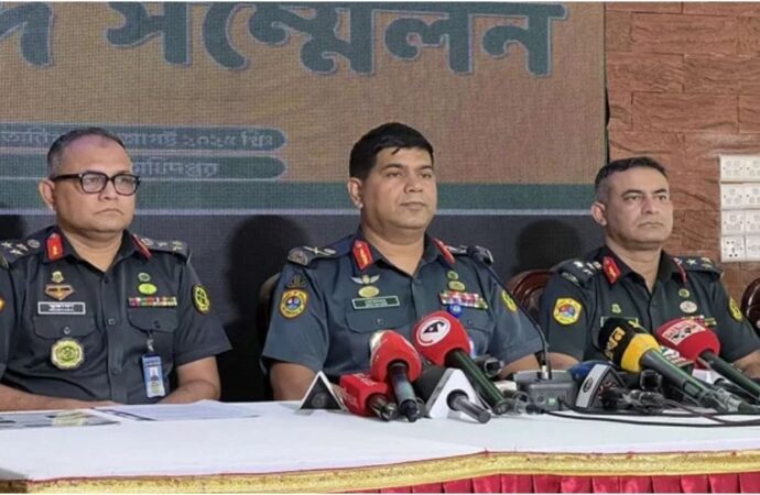 ৭০০ জন পলাতক এখনো, জঙ্গিসহ মোট ৯ জন আসামি বন্দি নেই: কারা মহাপরিদর্শকের ঘোষণা