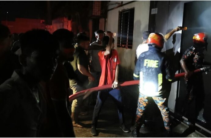 ভৈরবে অগ্নিকাণ্ডে প্রায় ১০ কোটি টাকার ক্ষয়ক্ষতির আশঙ্কা