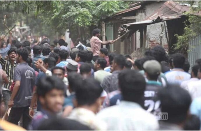 চবিতে দফায় দফায় সংঘর্ষ, শতাধিক আহত