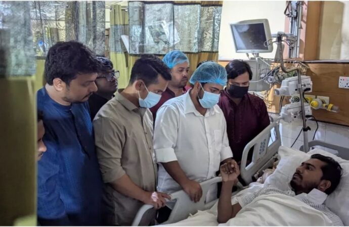 চীন থেকে ফিরতেই নুরের খোঁজ নিতে ঢামেকে নাহিদ-সার্জিস