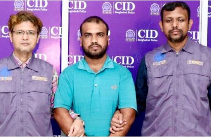 পিএসসির নন-ক্যাডার পরীক্ষার প্রশ্ন বিক্রির মূল হোতা গ্রেপ্তার