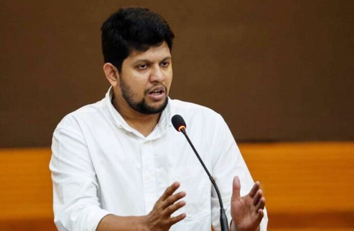 নির্বাচনের সময় গণমাধ্যমকে বস্তুনিষ্ঠ সংবাদ প্রকাশের আহ্বান: তথ্য উপদেষ্টা