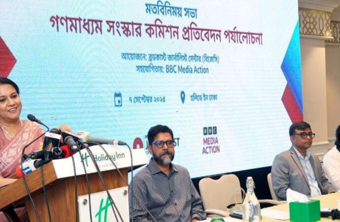 জাতীয় স্বার্থে গণমাধ্যমের স্বচ্ছতা ও জবাবদিহিতা অপরিহার্য: পরিবেশ উপদেষ্টা