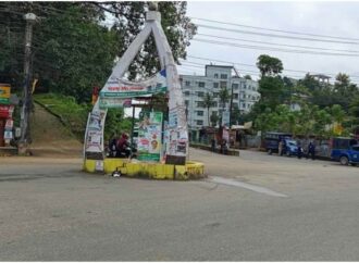 খাগড়াছড়িতে আধা বেলা সড়ক অবরোধ চলছে