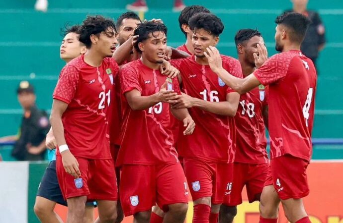 সিঙ্গাপুরের জালে বাংলাদেশের চার গোলের ঝড়