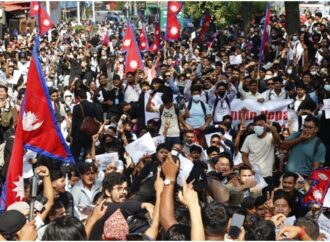 গত ১৭ বছরে নেপালে ১৩ বার সরকার পরিবর্তন