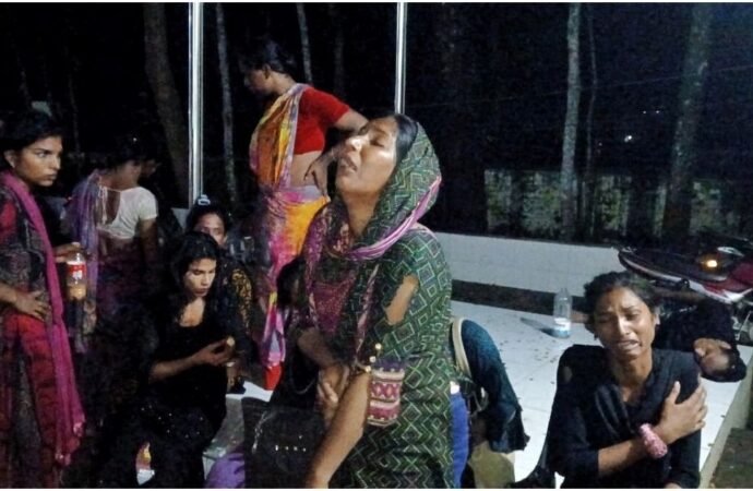 চাঁদা না দেওয়ায় হিজড়াদের ওপর হামলা, আহত ১২ জন
