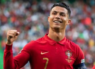 রোনালদোকে ‘সর্বকালের সেরা’ ঘোষণা