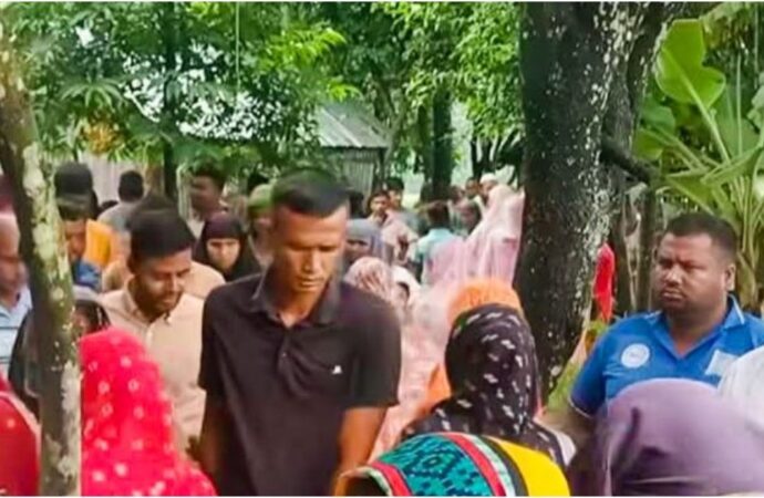 বগুড়ায় মা-ছেলে খুনের ঘটনায় চাঞ্চল্য