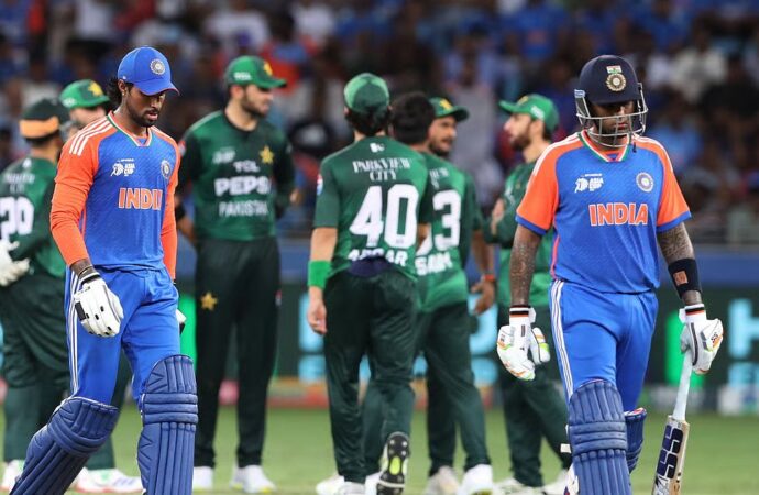 হাত না মেলানোয় ভারতকে কি শাস্তি দেবে আইসিসি?