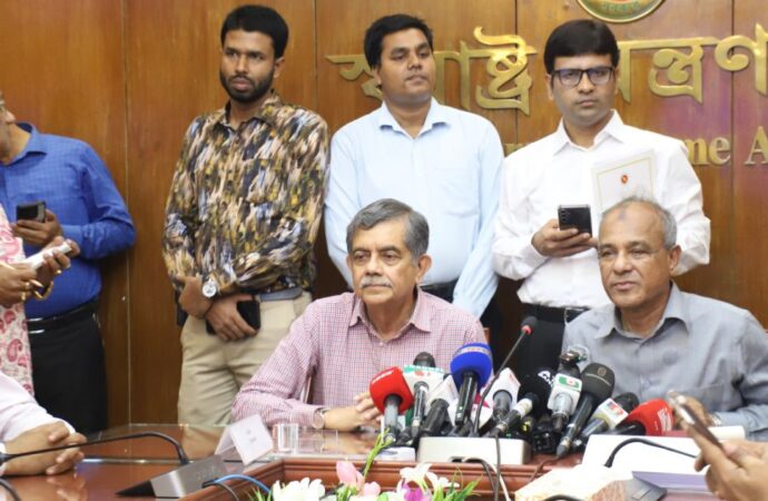 রাকসু-চাকসু নির্বাচন স্বচ্ছ ও সুন্দরভাবে অনুষ্ঠিত হবে বলে আশা স্বরাষ্ট্রমন্ত্রীর