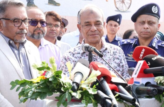 জুলাই ছাত্রজনতার গণঅভ্যুত্থানের শহীদ স্মরণে গ্রাফিতির উদ্বোধন