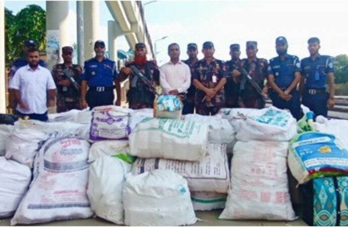 কুমিল্লায় টাস্কফোর্সের অভিযান, বিপুল পরিমাণ ভারতীয় পণ্য জব্দ