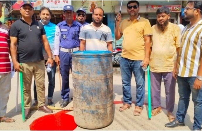 পাংশায় যানজট নিরসনে বণিক সমিতির উদ্যোগ