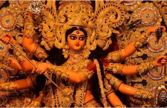 আজ মহাষষ্ঠী, শুরু হলো দেবী দুর্গা বরণের প্রস্তুতি