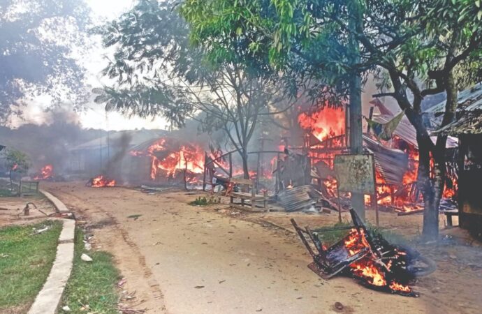 খাগড়াছড়িতে সহিংসতায় তিনজনের মৃত্যু ও ব্যাপক সংঘর্ষ