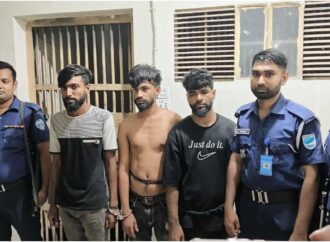 ভৈরবে মালবোঝাই পিকআপ ছিনতাইয়ের সময় ৩ যুবক গ্রেফতার