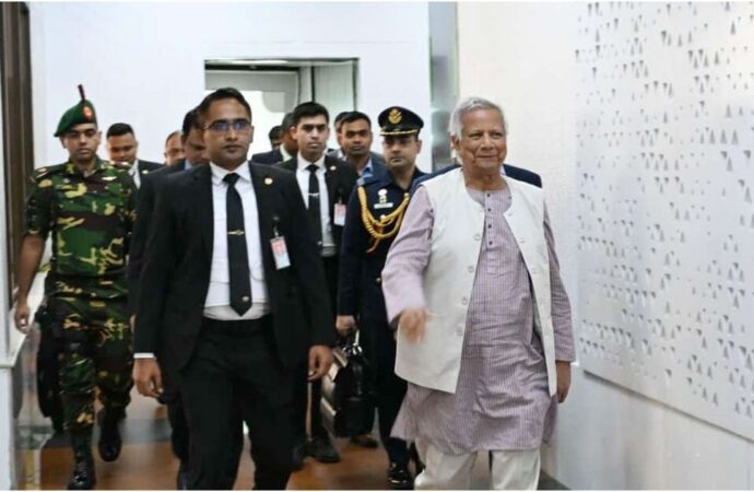 প্রধান উপদেষ্টা ফিরেছেন দেশে