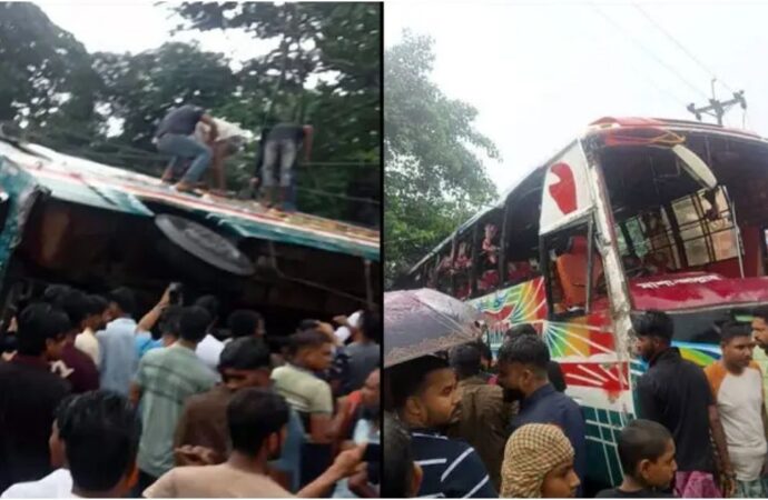 বৈদ্যুতিক খুঁটিতে ধাক্কা দিয়ে বাস উল্টে ৩ মৃত্যু