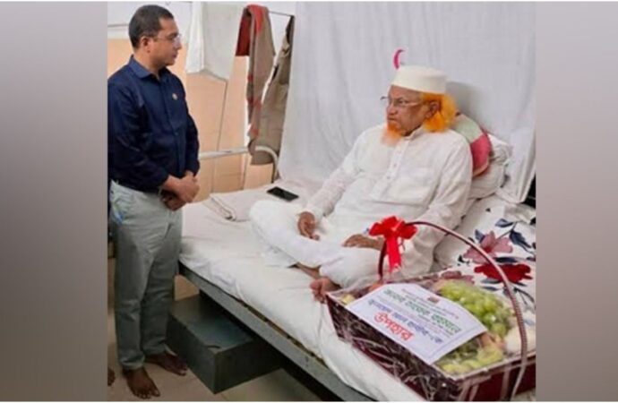 হেফাজতে ইসলামের অসুস্থ নেতার পাশে বিএনপি
