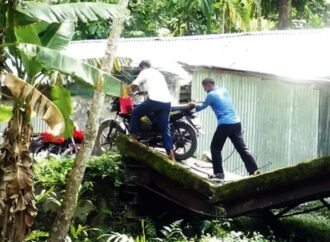 ভোলায় ভেঙে গেছে ব্রিজ, চলাচলে ভোগান্তি লক্ষাধিক মানুষের