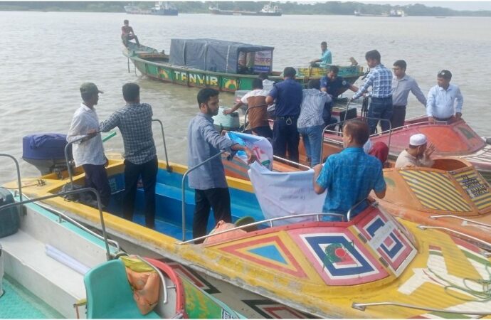 ইলিশ ধরায় ২২ দিনের নিষেধাজ্ঞা শুরু