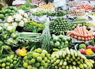 সবজির বাজারে উত্তাপ কমছেই না