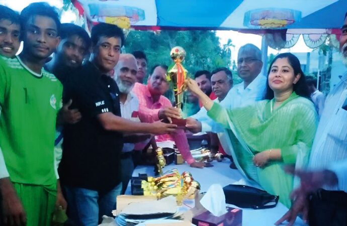 কাপাসিয়ায় চ্যাম্পিয়ন ঘাগটিয়া চালা উচ্চ বিদ্যালয়