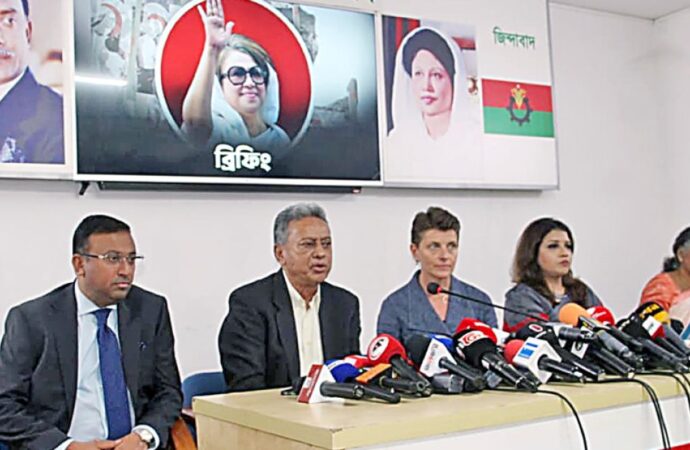 দেশে গণতান্ত্রিক প্রক্রিয়া পুনরুদ্ধারে নির্বাচন অপরিহার্য: আমীর খসরু