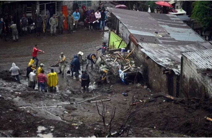 মেক্সিকোতে বন্যায় মৃতের সংখ্যা বেড়ে ৪৪