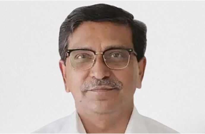 অভিযুক্ত হানিফসহ চারজনকে আদালতে হাজিরের বিজ্ঞপ্তি দেওয়ার নির্দেশ