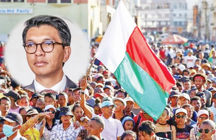 মাদাগাস্কারের প্রেসিডেন্ট রাজোয়েলিনা দেশ ত্যাগ করলেন জেন-জি বিক্ষোভের মাঝে