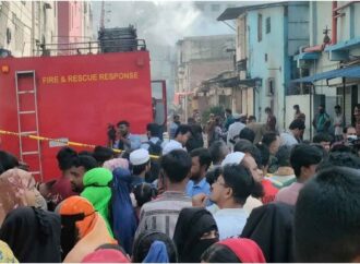 ধোঁয়া ও কেমিক্যালের প্রভাবে এখনো অসুস্থ মানুষ
