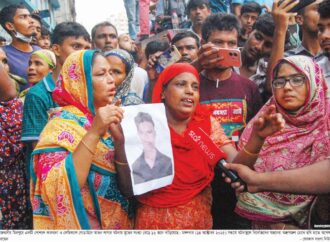 মিরপুরে পোশাক কারখানা ও কেমিক্যাল গুদামে ভয়াবহ অগ্নিকাণ্ড, নিহত ১৬