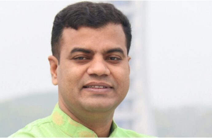 চরফ্যাশনে সাংবাদিককে আগুনে পুড়িয়ে হত্যার হুমকি দিলেন শ্রমিকলীগ নেতা