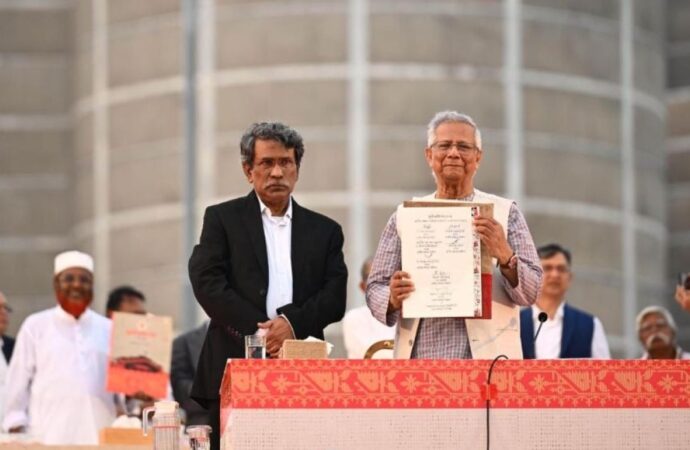 জুলাই জাতীয় সনদে স্বাক্ষর করলেন প্রধান উপদেষ্টা