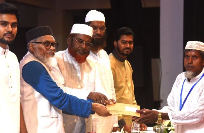 শাপলা চত্বরের শহীদদের স্মৃতির প্রতি সম্মান ও স্বীকৃতি: চেক বিতরণ ও সরকারিভাবে স্বীকৃতি